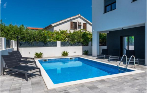 Lovely Home In Vrsi